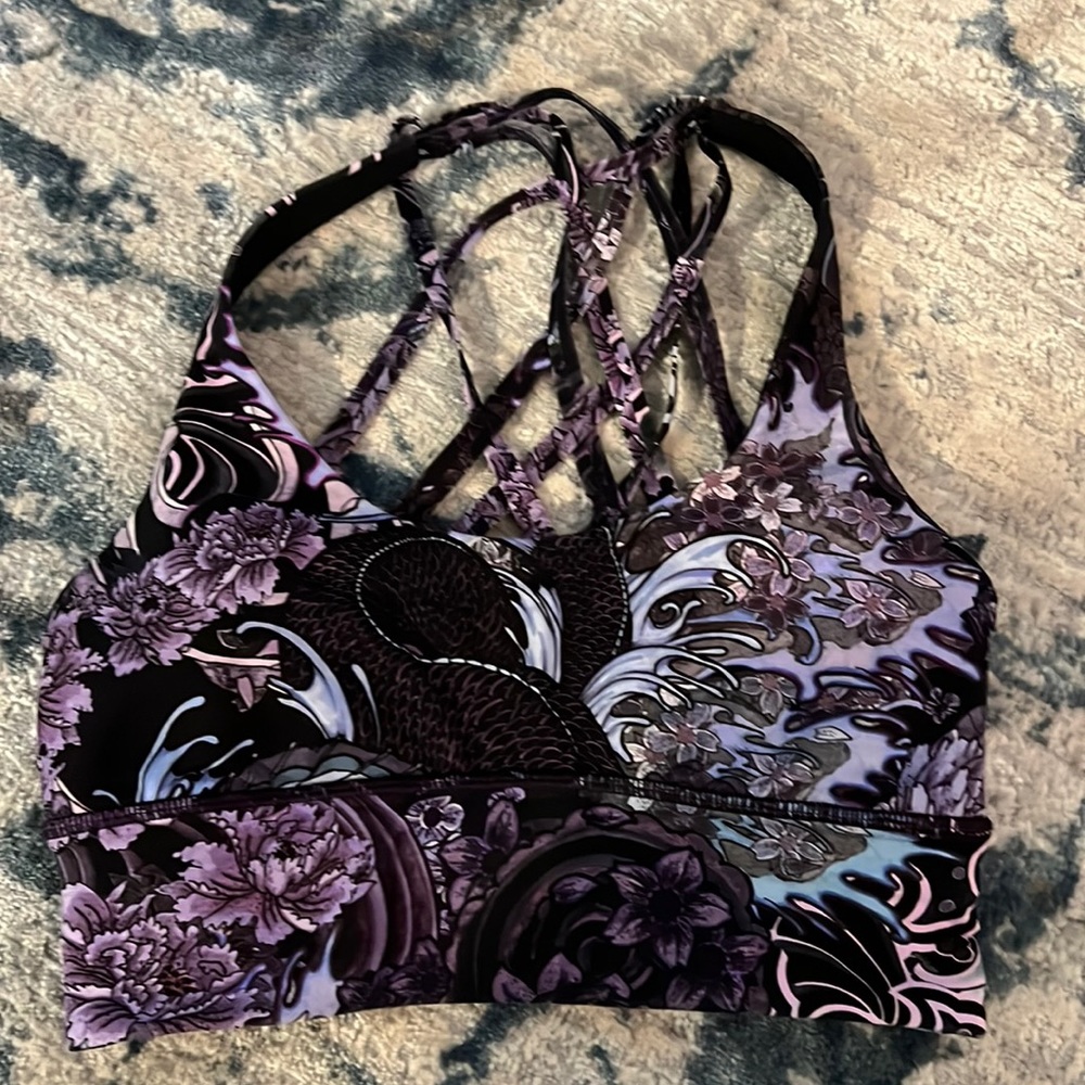 Lululemon free to be moved bra